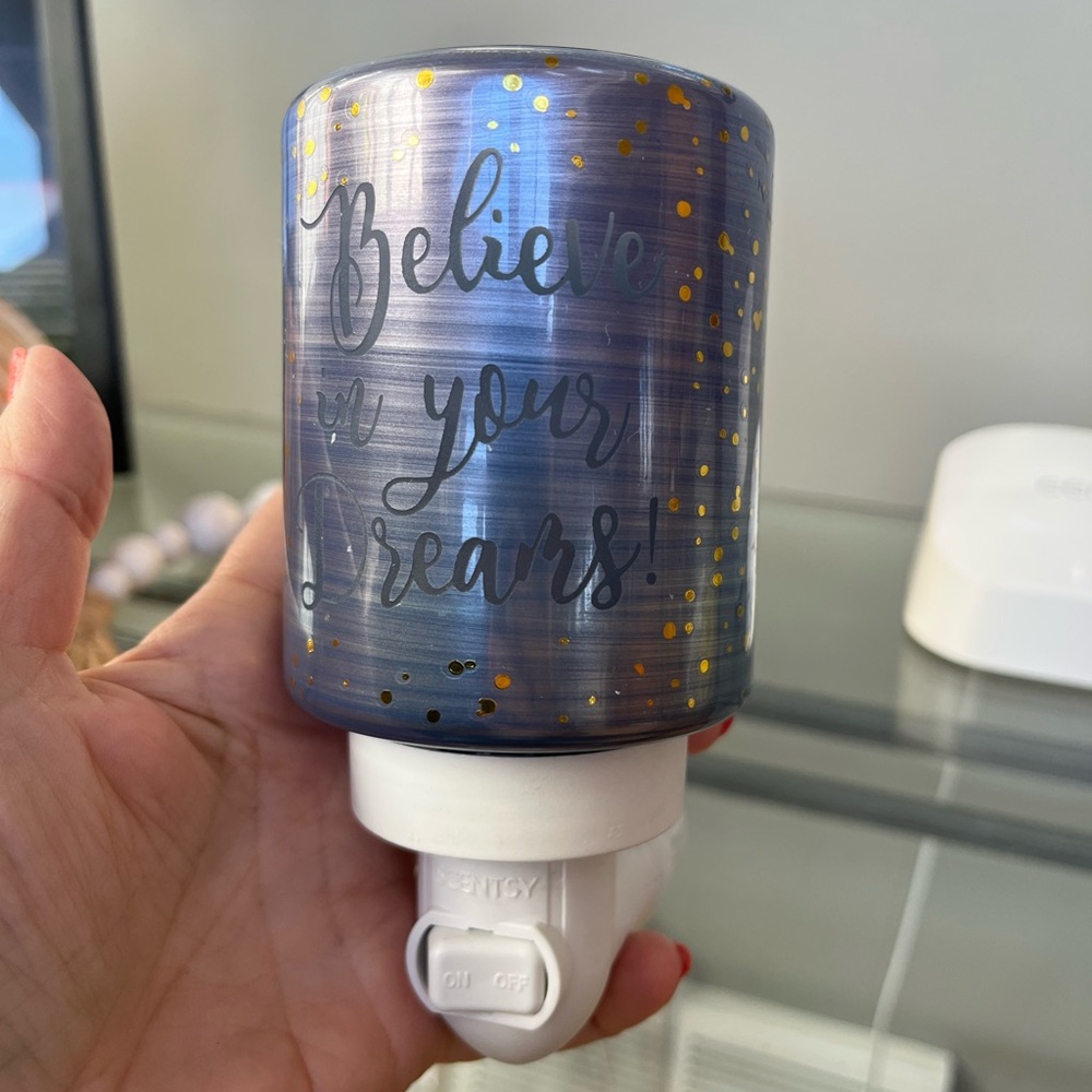 Scentsy wall mini warmer